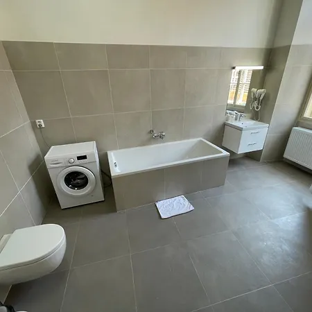 Apart Otel Old Town Square 4*
