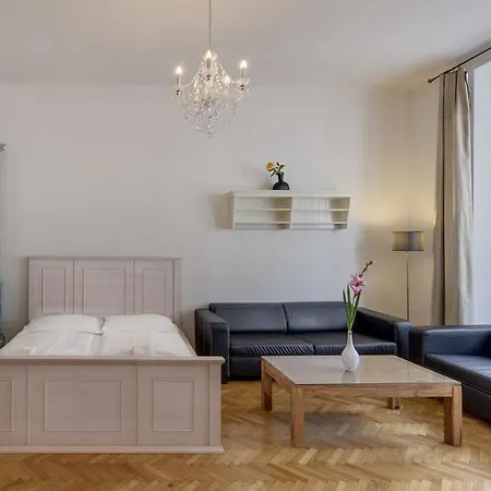 Old Town Square Aparthotel 4*