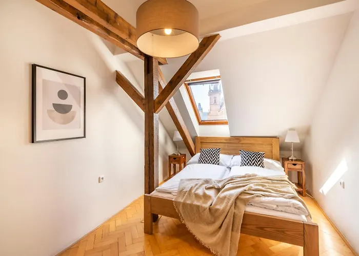 Old Town Square 4*