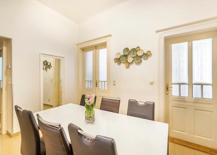 Aparthotel Old Town Square 4*