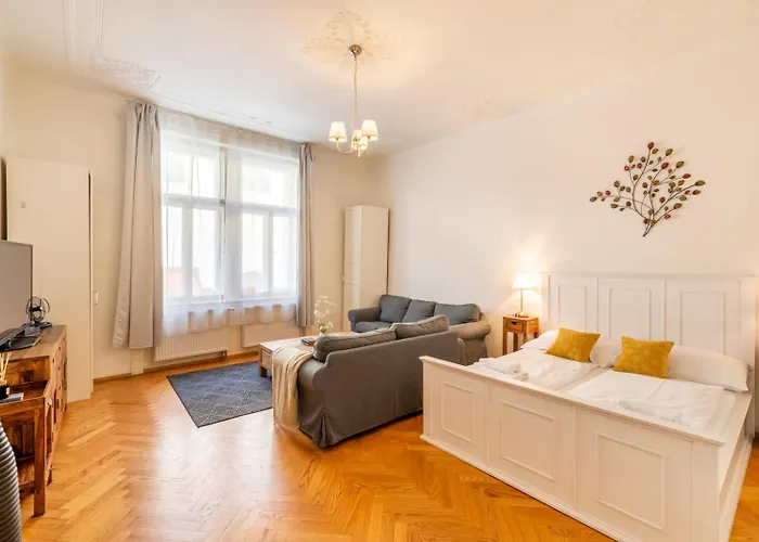 Aparthotel Old Town Square 4*