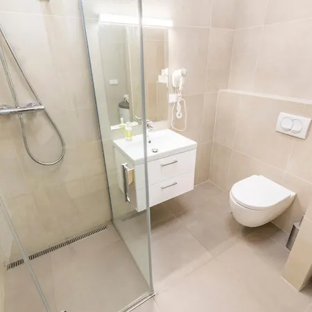 Old Town Square 4* פראג