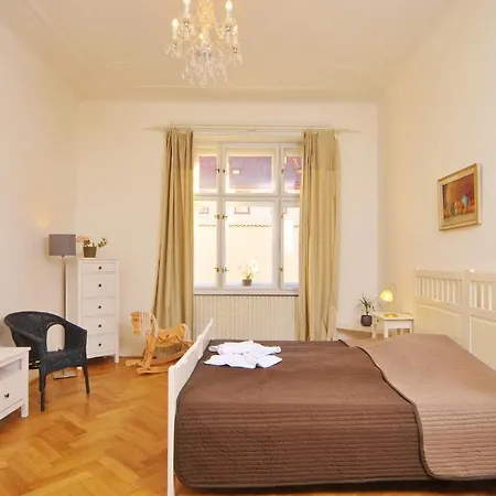 Old Town Square Lejlighedshotel 4*